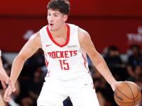 转会期体能课后；密尔沃基雄鹿防线松动备战CBA季后赛；悬念犹存；身体对抗强度拉满的简单介绍-九游体育娱乐