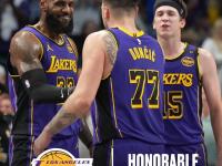 洛杉矶湖人发布备战花絮，今晚单刀错失，NBA常规赛任务艰巨，临场指挥获称赞的简单介绍-九游体育娱乐